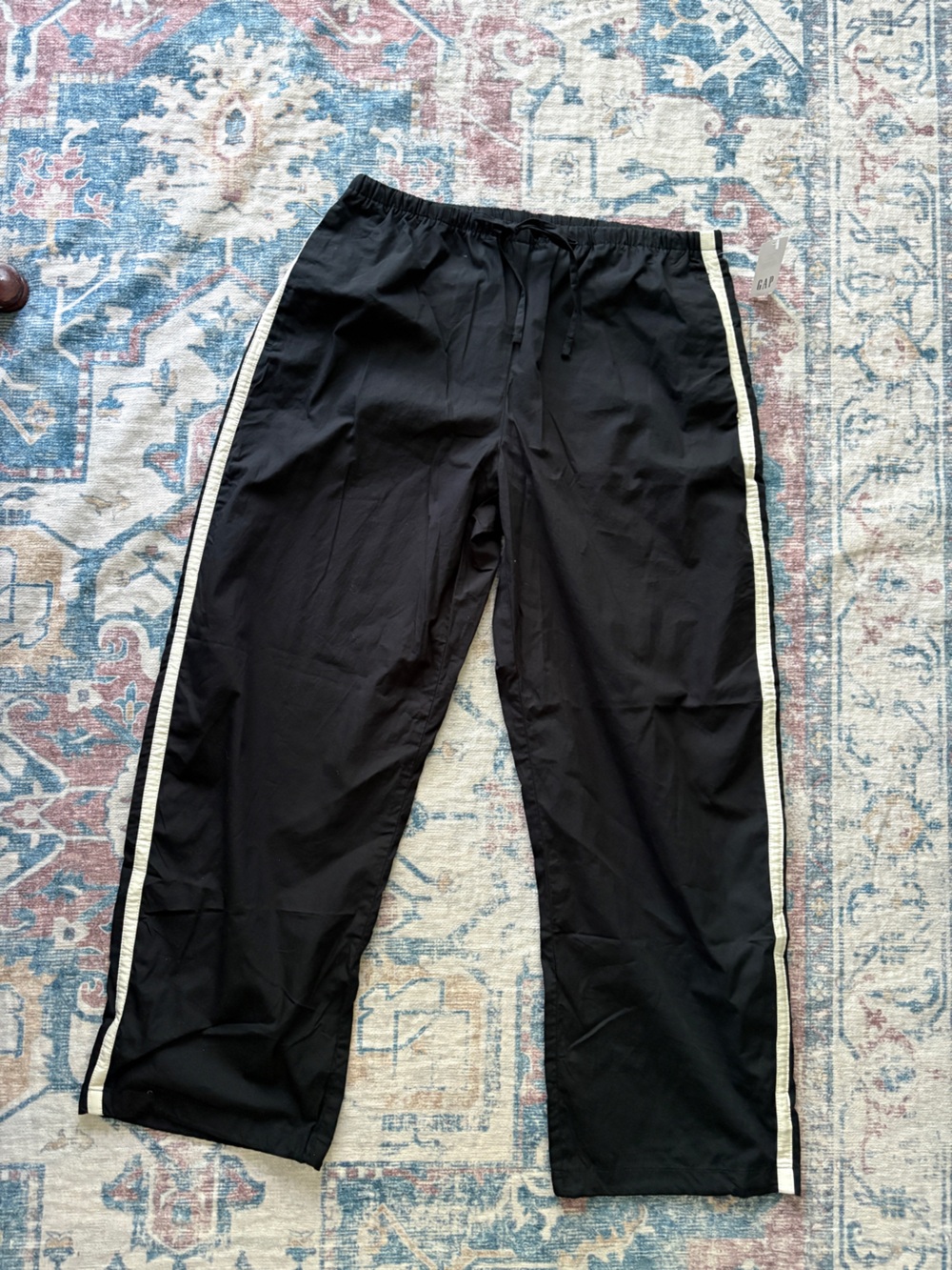 GAP Viral Side Stripe Elastic Waist Barrel Pants in Black, Small - Picture 4 of 14